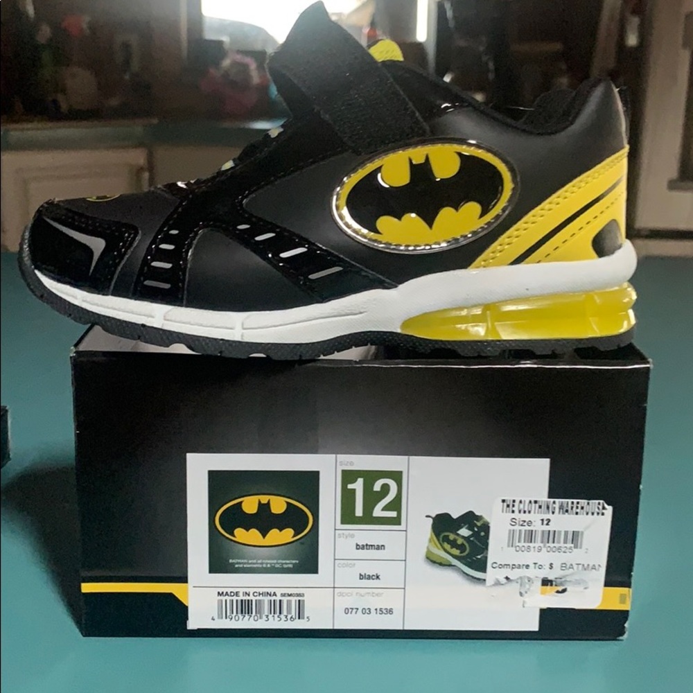 Boys Batman light up shoes